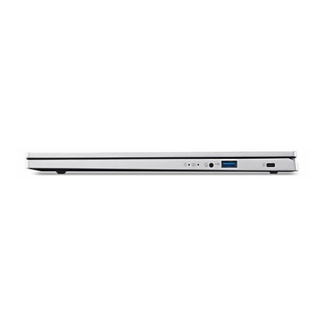 Seitenansicht eines silbernen Laptops mit Anschlüssen wie USB-C, Kopfhöreranschluss und Stromanschluss auf weißem Hintergrund.