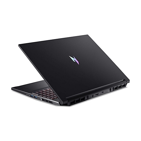 Schwarzer Laptop von oben schräg, geöffnet. Auf dem Deckel ein mehrfarbiges Logo. Roter Tastaturhintergrund.