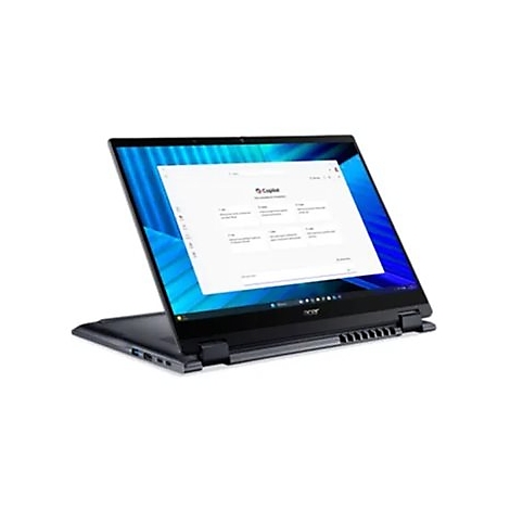 Schwarzes Acer Notebook, halb geöffnet, zeigt Copilot auf dem Bildschirm.