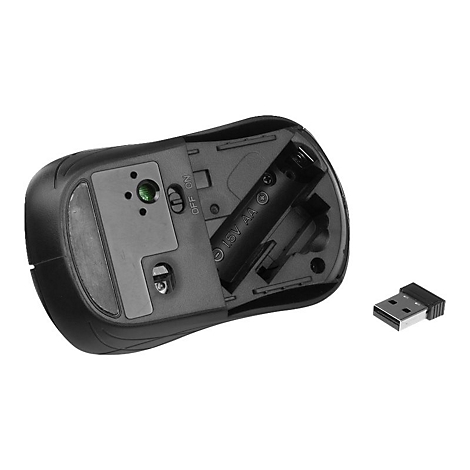 Unterseite einer schwarzen kabellosen Maus mit offenem Batteriefach und separat liegendem USB-Empfänger.