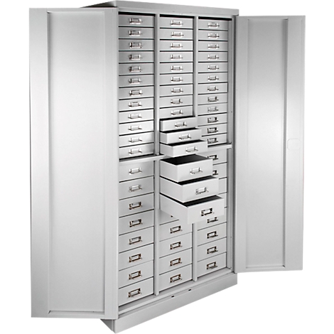 Classeur gris avec portes ouvertes. De nombreux tiroirs, dont certains sont ouverts.