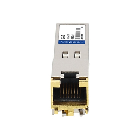 SFP-Kupfer-Transceiver-Modul mit RJ45-Anschluss vor neutralem Hintergrund.