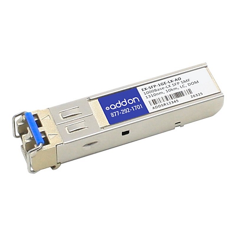 Addon SFP-Transceiver-Modul mit blauem Etikett und technischer Beschriftung auf weißem Hintergrund.