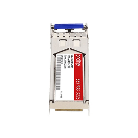 SFP-Transceiver-Modul aus Metall mit blauem Entriegelungshebel und einem rot-weißen Etikett von Proline.