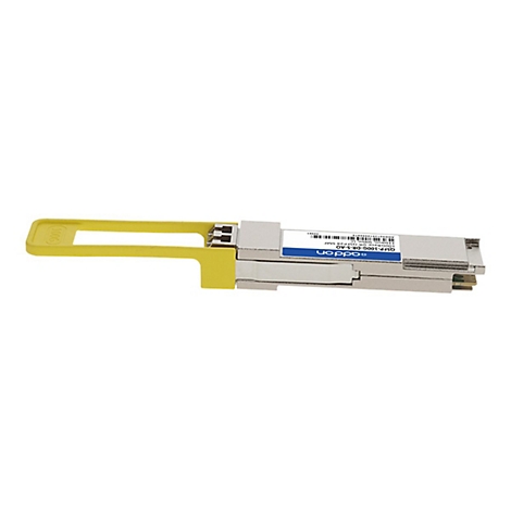 Addon QSFP28 Glasfaser-Transceiver mit gelbem Entriegelungshebel vor weißem Hintergrund.