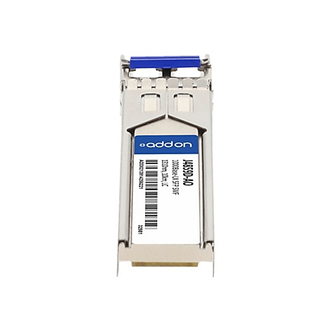 AddOn SFP-Transceiver Modul mit blauem Hebel auf weißem Hintergrund.