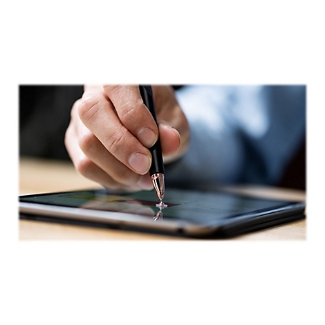 Hand schreibt mit einem Stift auf einem Tablet, Nahaufnahme.