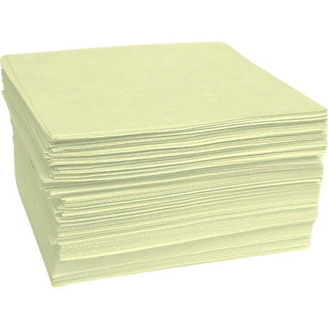 Una pila de hojas de papel cuadradas y amarillas, cuidadosamente apiladas.