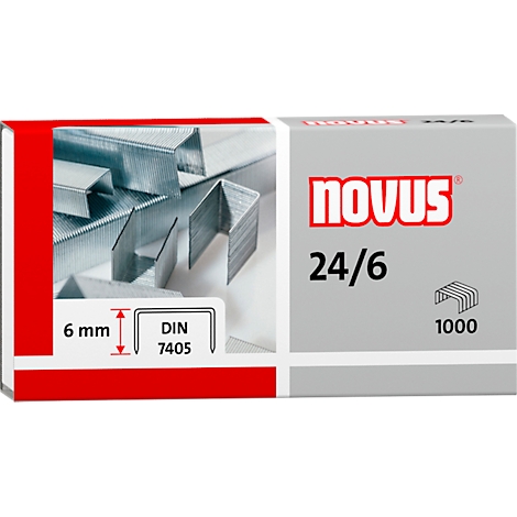 Gros plan sur des agrafes et une boîte d'agrafes Novus. Agrafes de 6 mm, 24/6, 1000 pièces.