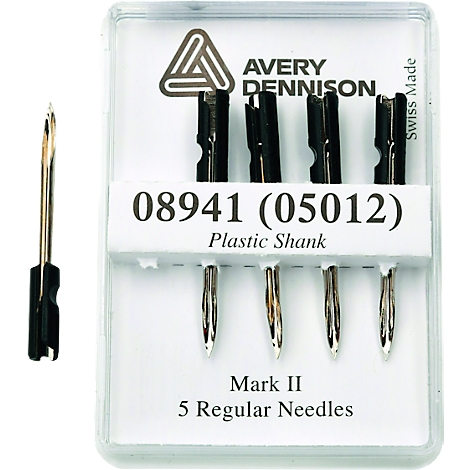 Aiguilles dans un emballage plastique. A côté d'une seule aiguille se trouve un paquet de plusieurs aiguilles.