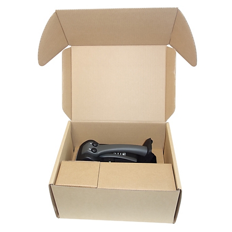 Ein Barcodescanner liegt sicher verpackt in einem geöffneten Karton aus brauner Wellpappe.