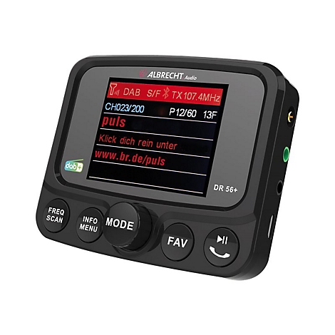 Ein schwarzes DAB+ Radio. Auf dem Display werden Informationen wie Frequenz und Sender angezeigt. Knöpfe wie Mode und Fav sind sichtbar.