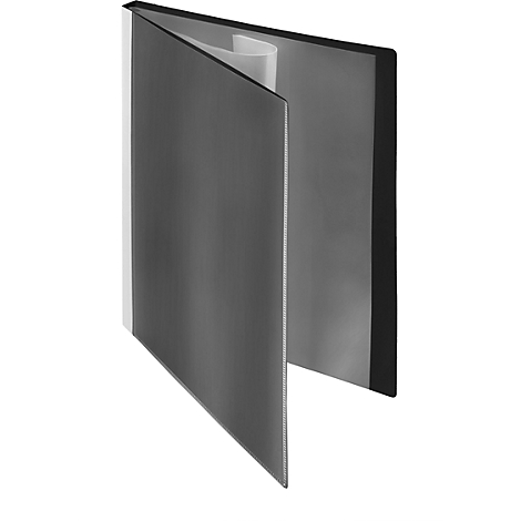 Un classeur à anneaux gris ouvert, posé sur une surface blanche. Les pages intérieures sont également blanches.