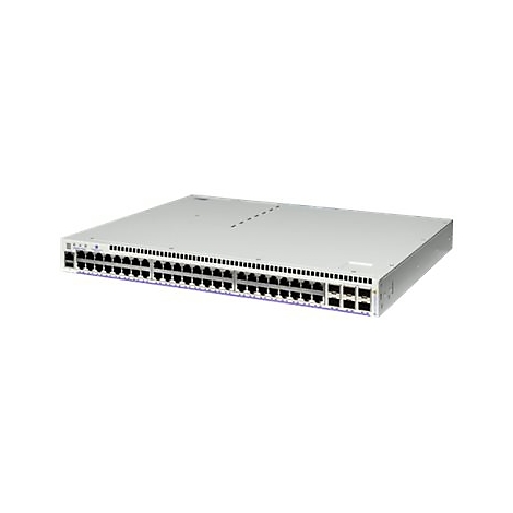 Ein grauer Netzwerk-Switch mit zahlreichen Anschlüssen auf der Vorderseite vor weißem Hintergrund.