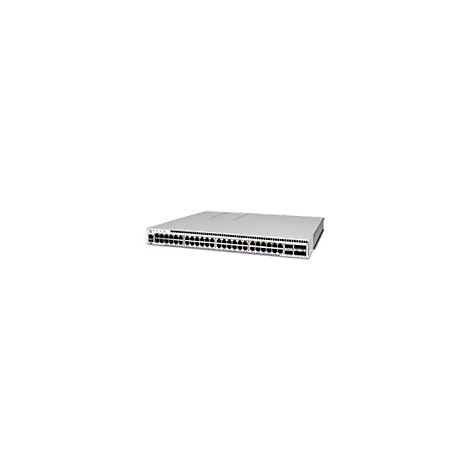 Ein silberner Cisco Netzwerk-Switch mit 48 Ports vor einem weißen Hintergrund.