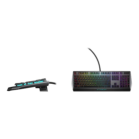 Schwarze Gaming-Tastatur mit farbiger Beleuchtung, daneben Handauflage mit blauer Beleuchtung. Auf der Tastatur steht "Alienware".