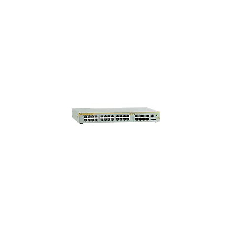 Silberner Netzwerk-Switch mit 24 Ports und gelbem Designstreifen vor weißem Hintergrund.