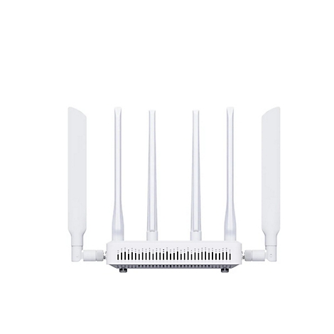 Ein weißer WLAN-Router mit sechs aufrechten Antennen vor einem weißen Hintergrund.