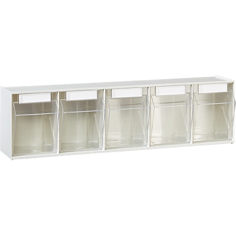 Estantería blanca con cinco contenedores transparentes. Cada compartimento con una etiqueta blanca. Estructura clara, minimalista.
