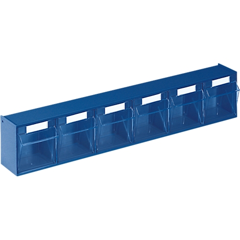 Estante de pared azul con siete compartimentos. Cajas de plástico transparente con recortes insertados. Una franja blanca está encima de cada compartimento.