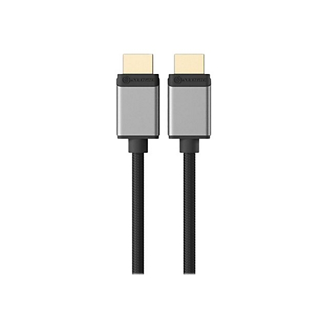 Zwei HDMI-Stecker mit goldenen Anschlüssen und grauem Gehäuse sowie schwarz umflochtenem Kabel auf weißem Grund.