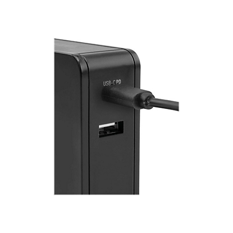 Nahaufnahme eines schwarzen Ladegeräts mit USB-C-PD-Anschluss und eingestecktem Kabel.