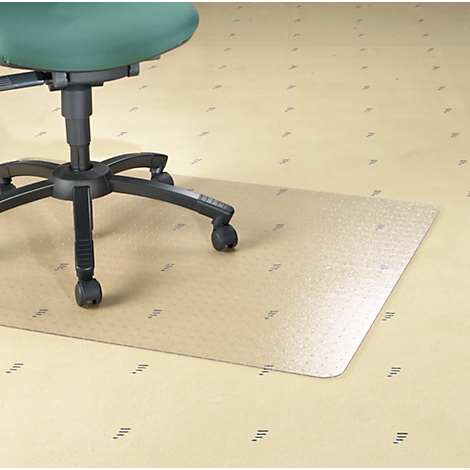 Bürostuhl mit grüner Lehne auf klarer, rechteckiger Stuhlmatte. Helles Holzparkett mit kleinen schwarzen Symbolen bedeckt.