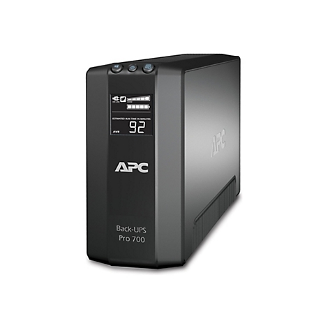 Schwarze USV mit Display, das die geschätzte Laufzeit (92 Minuten) und den Ladezustand anzeigt. "APC Back-UPS Pro 700" steht unten.