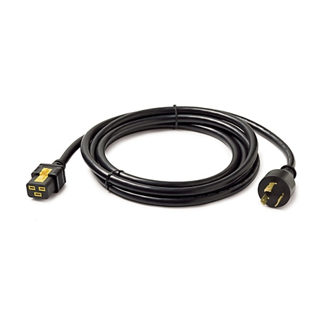 Ein schwarzes Netzkabel mit Stecker an beiden Enden, auf weißem Hintergrund. Der Stecker hat drei Stifte, der andere hat drei Löcher.