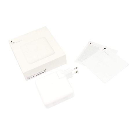 Apple 96W USB-C Netzteil mit Verpackung und Dokumentation auf weißem Hintergrund.