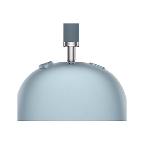 Gros plan d'un casque bleu clair avec des accents argentés et deux éléments de commande.