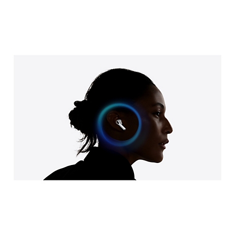 Silhouettenportrait einer Frau mit Kopfhörer im Ohr. Blaue Lichteffekte umgeben das Ohr.