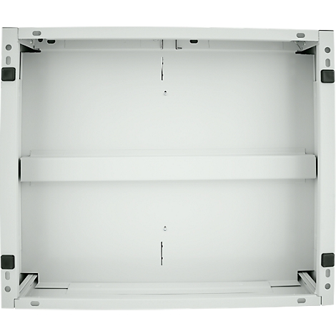 Caja de metal blanco claro sin contenido. En el interior, un estante, esquinas marcadas en negro.