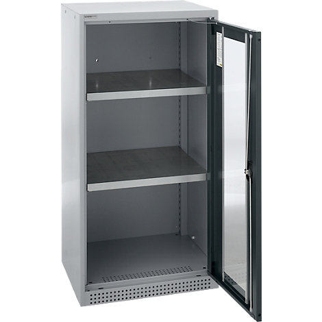 Refrigerador gris con puerta de cristal abierta, tres estantes y ranuras de ventilación en la parte inferior.