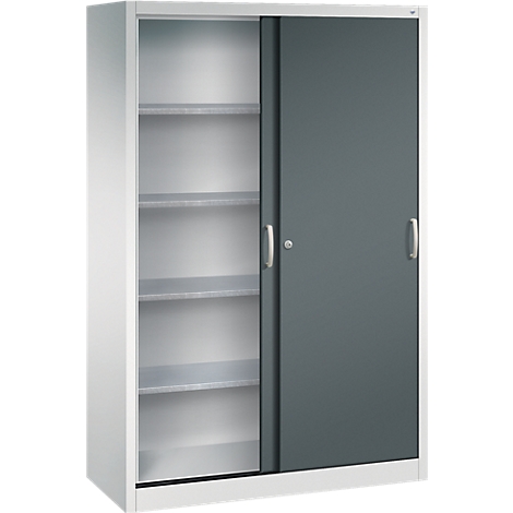 Armoire métallique grise à portes coulissantes avec étagères visibles sur fond blanc.