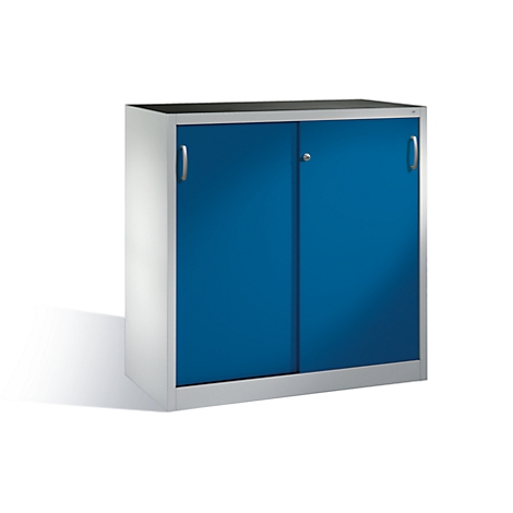 Une armoire métallique bleue avec des portes coulissantes et des poignées argentées sur fond neutre.