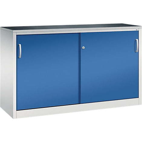 Armoire en acier bleu avec deux portes coulissantes, cadre argenté et serrure, sur fond blanc.