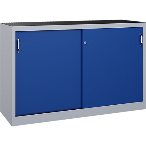Armoire d'atelier bleue avec portes coulissantes, cadre et poignées argentés sur fond neutre.