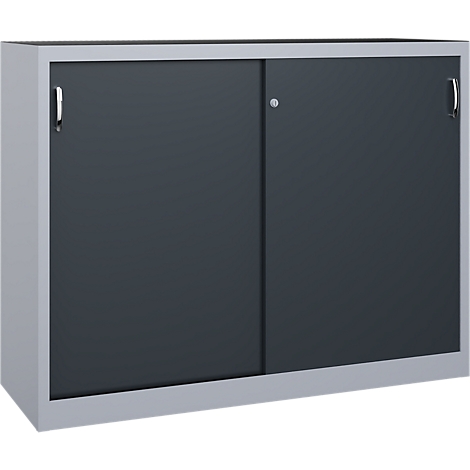 Armoire métallique grise avec deux portes coulissantes gris foncé, poignées argentées et serrure intégrée.