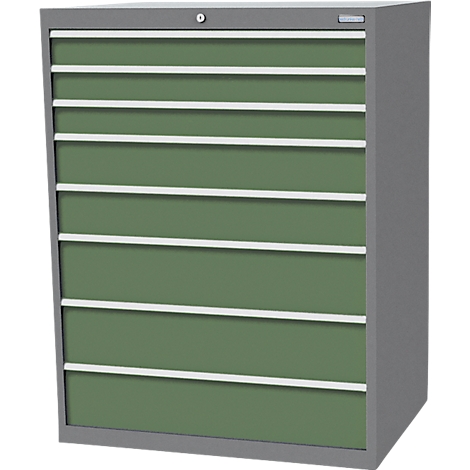 Un meuble en acier gris avec des tiroirs verts et des poignées blanches. Il y a un trou de serrure et une plaque signalétique sur le dessus.