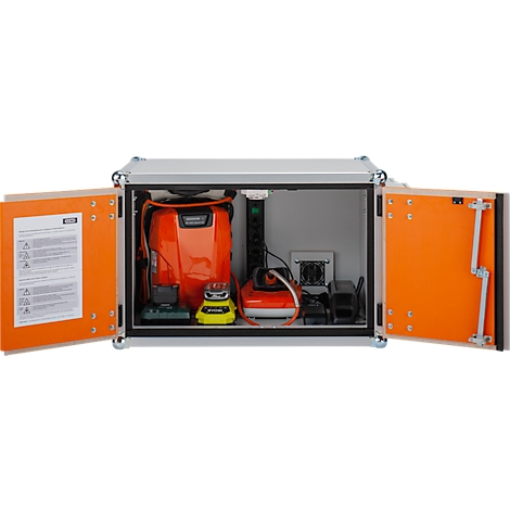 Valise de transport ouverte avec portes orange et contenu : chargeurs, outils.
