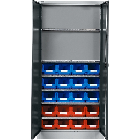 Armoire métallique grise avec portes ouvertes. Bacs en plastique bleus et rouges disposés sur des étagères.