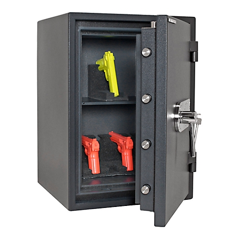 Coffre-fort pour armes ouvert avec des pistolets jouets jaunes et rouges. Une poignée et des charnières de porte sont visibles.
