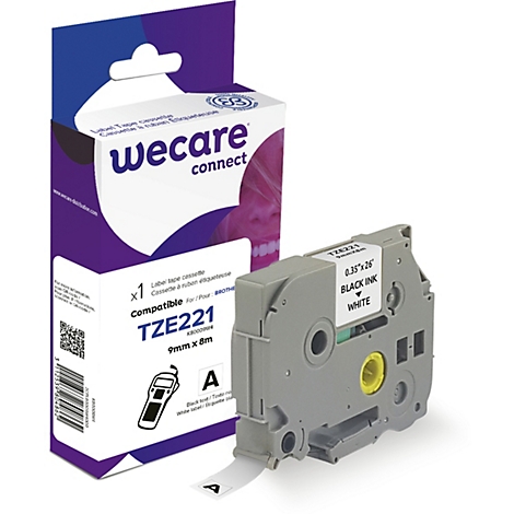 Etikettenkassette mit Aufschrift TZE221, neben einer Verpackung mit Logo 'wecare connect'. Schwarz auf weiß.