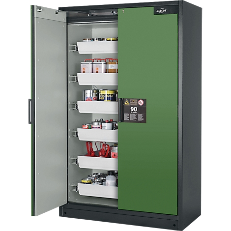 Groene stalen kast met open deur, planken binnen met verschillende materialen.