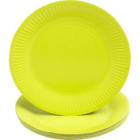 Une pile d'assiettes en carton jaunes, dont une légèrement surélevée.