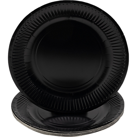 Assiettes en carton noires empilées à différents niveaux. Les assiettes ont des bords nervurés.
