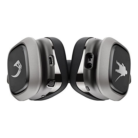 Draufsicht auf ein Gaming-Headset in Grau und Schwarz. Auf den Ohrmuscheln sind Logos abgebildet.