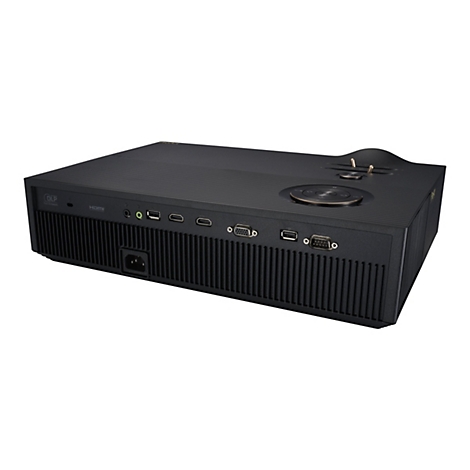 Ein schwarzer Projektor vor weißem Hintergrund. Oberseite mit Bedienelementen, Anschlüsse an der Vorderseite.