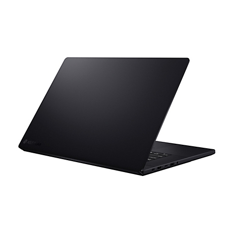 Schwarzer Laptop, teilweise geöffnet, auf weißem Hintergrund. Auf dem Deckel ist das ASUS ProArt Logo zu sehen.